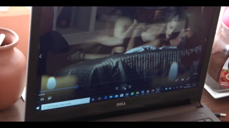 Ardientes69: 58letá latina macecha masturbuje při sledování porna před šukáním nevlastního syna