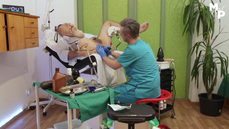 Marcus Pollack Gay: Kinky doctor stuffes ass with his hands and silicone toys
