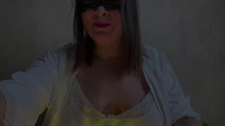 Mary Di: Primul anal, cum să-ți întinzi curul Maria Skvirtovna dă instrucțiuni de...