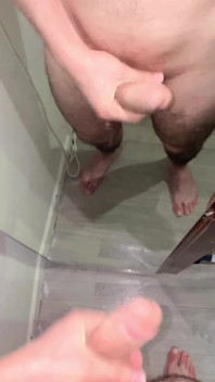 Un Grande Cazzo Che Si Sega E Si Masturba Nudo