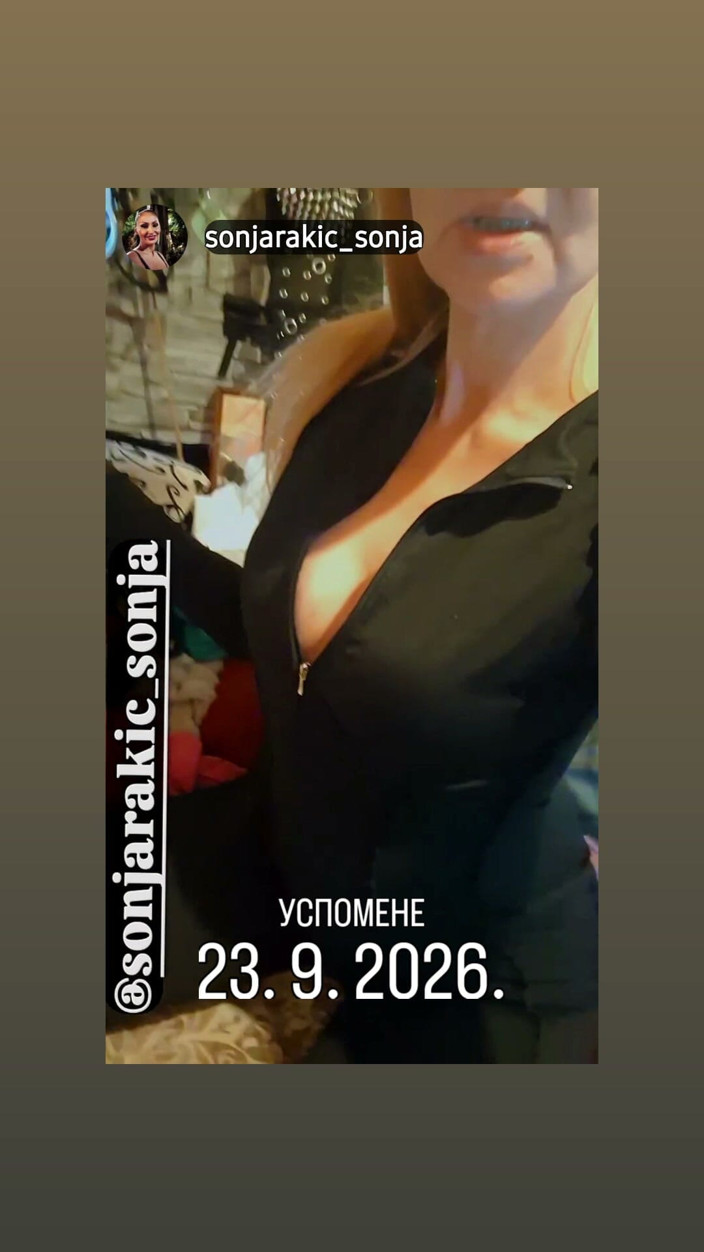 Dominatrix Redsonyja: Dancing