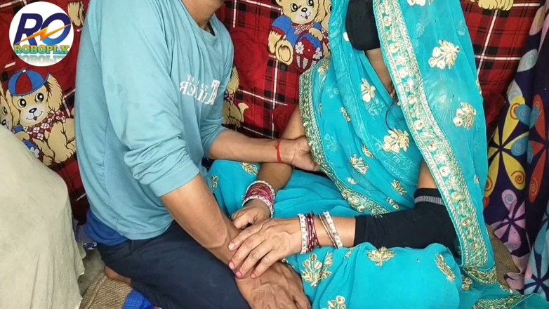 RoshniExpress: Desi Village New Marriage House Wife's Mouth Is Vigorously Sucking...