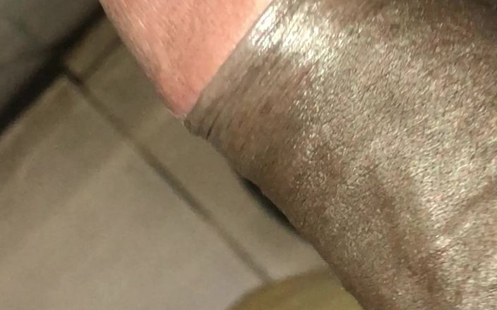 Master nuwan: Nouvelle branlette lankaise avec une grosse bite dans une branlette...