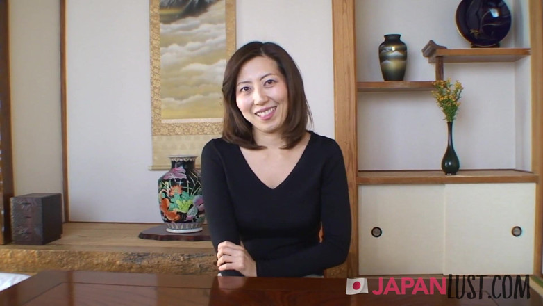 Japan Lust Gold: Slender Japanese cougar has a wet hole for cock