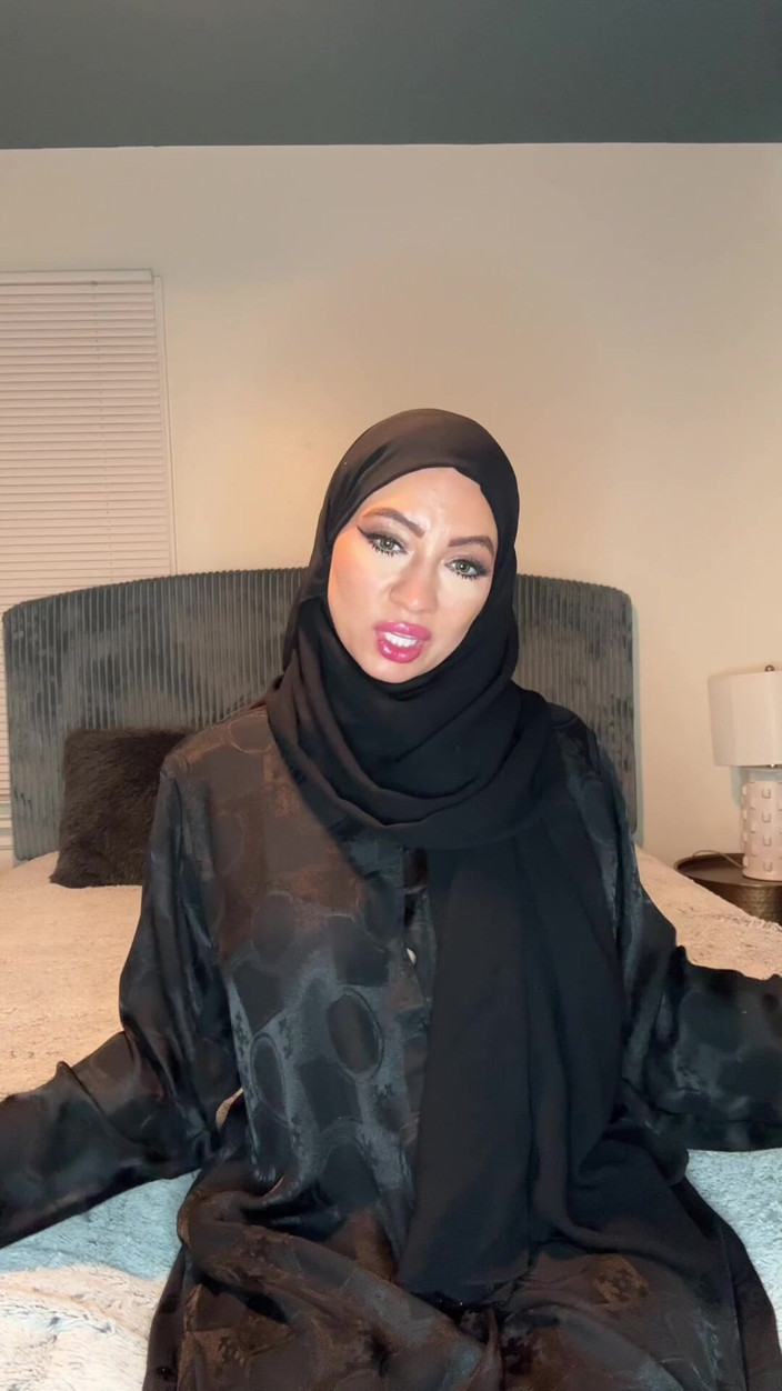 Sasha Pearl: Joi árabe em Abaya