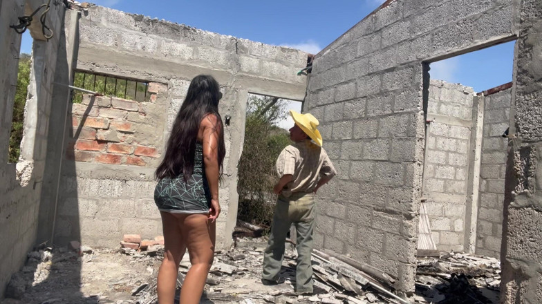 Lady: Красива, грудаста і велика дупа мамки мачухи трахає будівельника