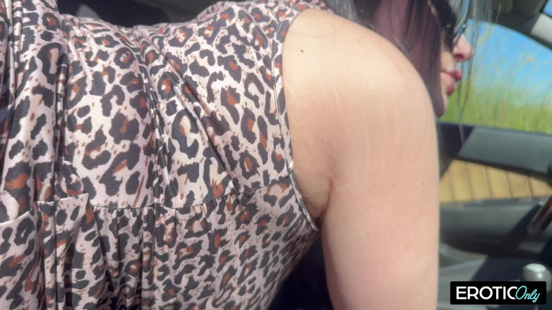 EroticOnlyClips: Lovec děvky je ošukaný nadrženou milf děvkou - total role reversal