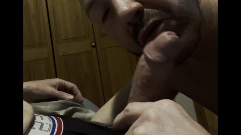 Tyler8: Bradavky Cocksucker Bro Pracuje na velkém ptákovi nevlastního otce