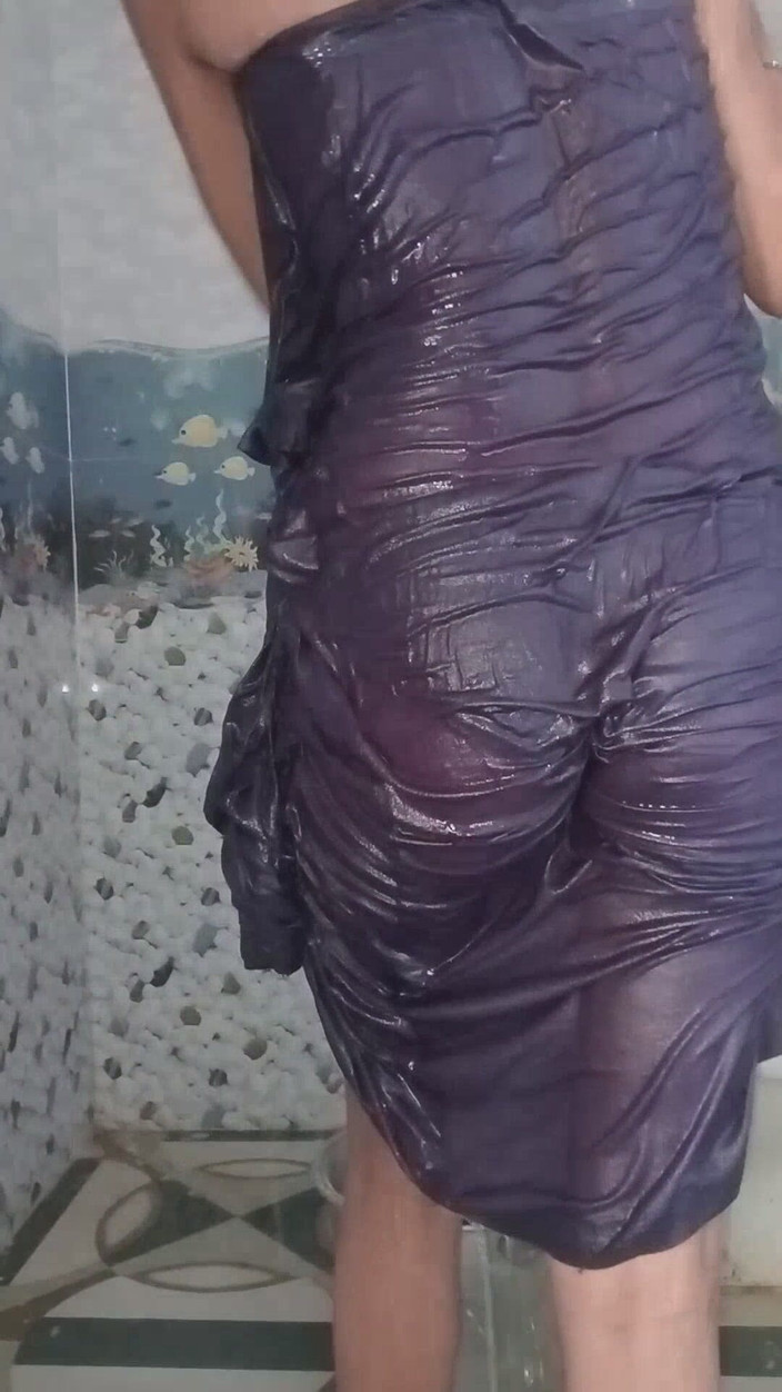 Ankurpriya000: Priyi nové video koupání ve Spodničce - Horké koupání