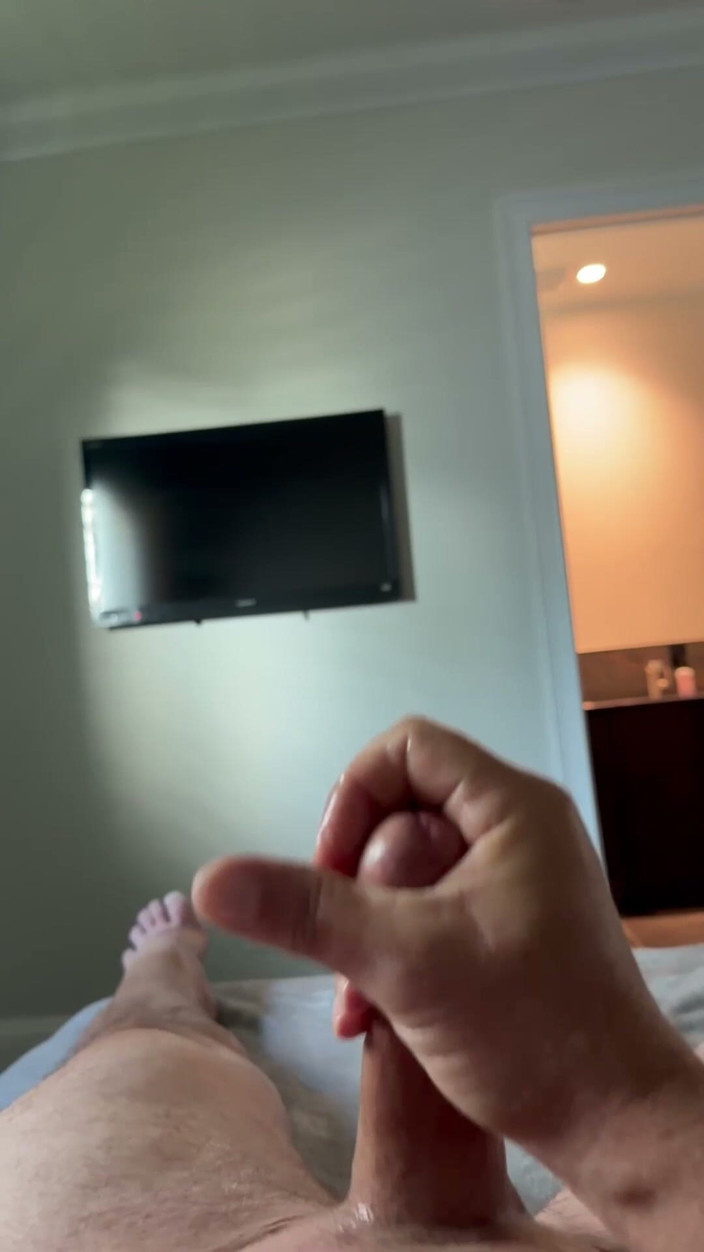 GottaLuvBB: Trying to Ride the Big Didldo and Jerk off