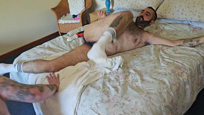 PoppaPig: Stretching Italian Hairy Bear Hole