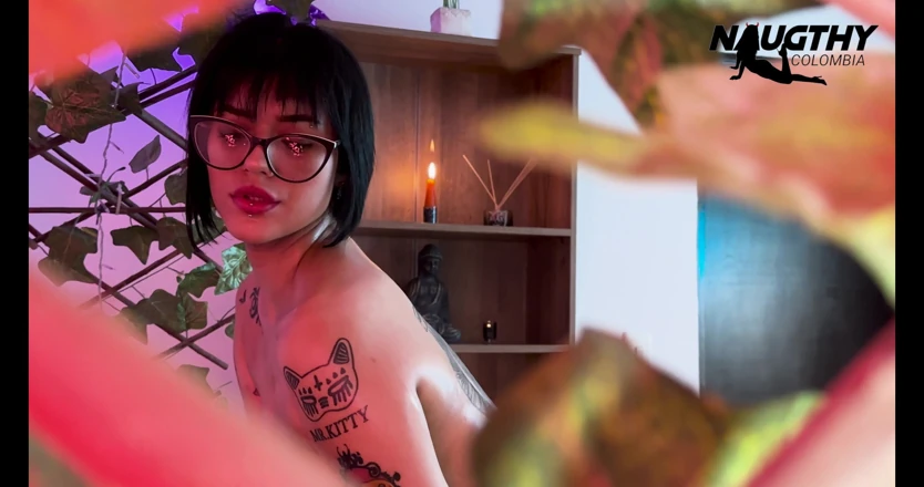 Naughtycolombia porn video – Beautiful and Sensual Girl Masturbates When She Wakes up