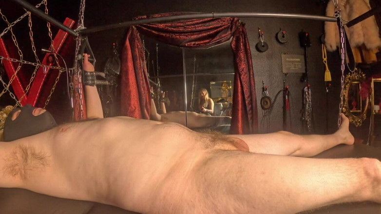 Queen_of_BDSM: Занурюйтеся в мою божественну слину!