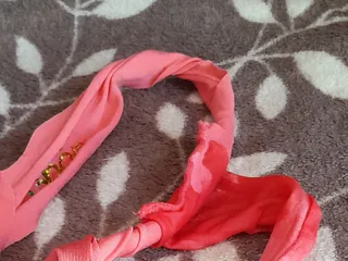 Lala Licious - fanverzoek plassend op zijn hondjes