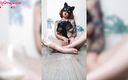 Katty Grray: Une bombasse sexy sensuelle se masturbe la chatte et joue...