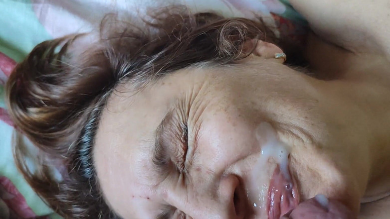 Mif: İş arkadaşlarıma yarak emmeyi seviyorum