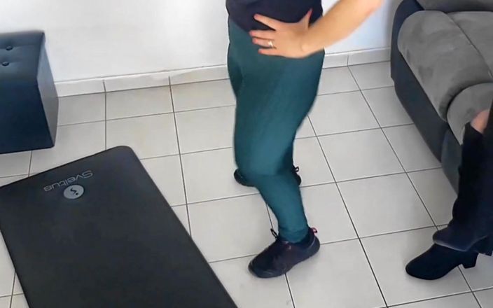 Nady-So: Roztáčím svou sissy, tak mě ošuká