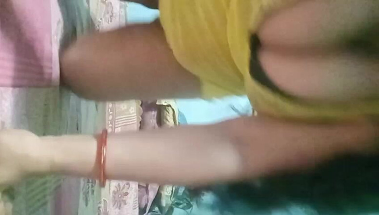 sourav0mazumdar: Bhabi Getting Horny