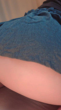 POV geklede seks: grote stuiterende tieten, gekreun en creampie onder minirok - Lilykoti