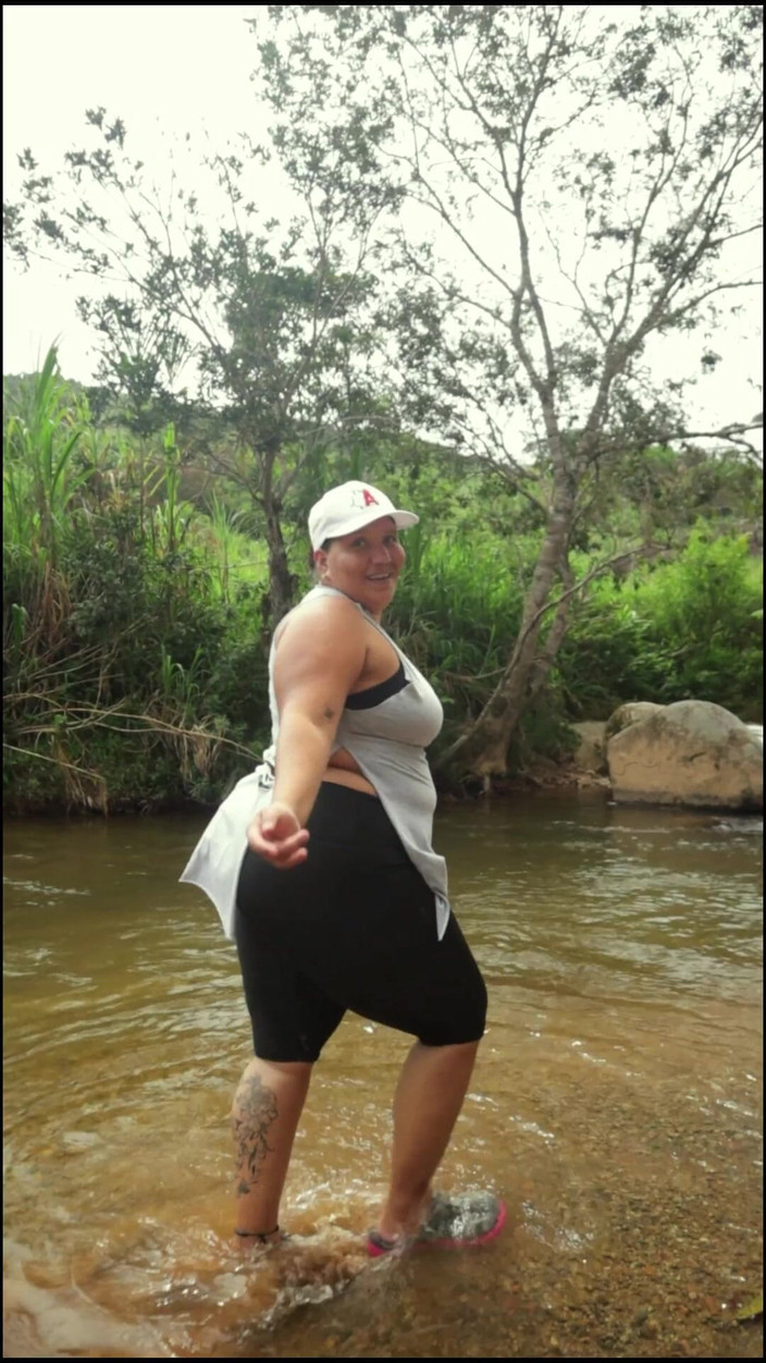 Lexly_16: 寻找在河里做爱的地方