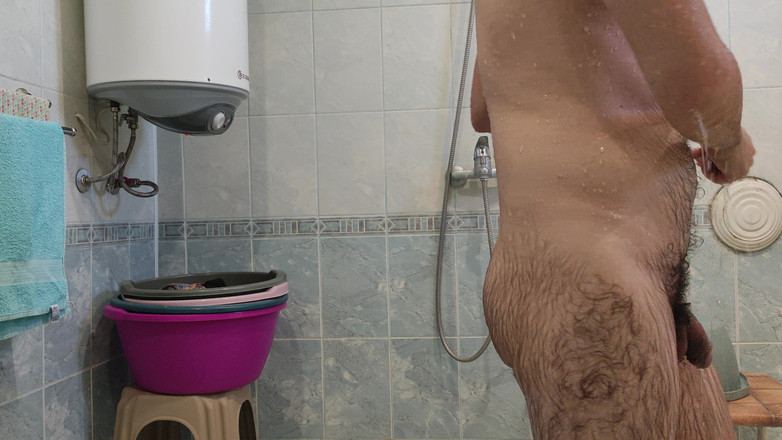 nikoniko2610: Shower Dick 2