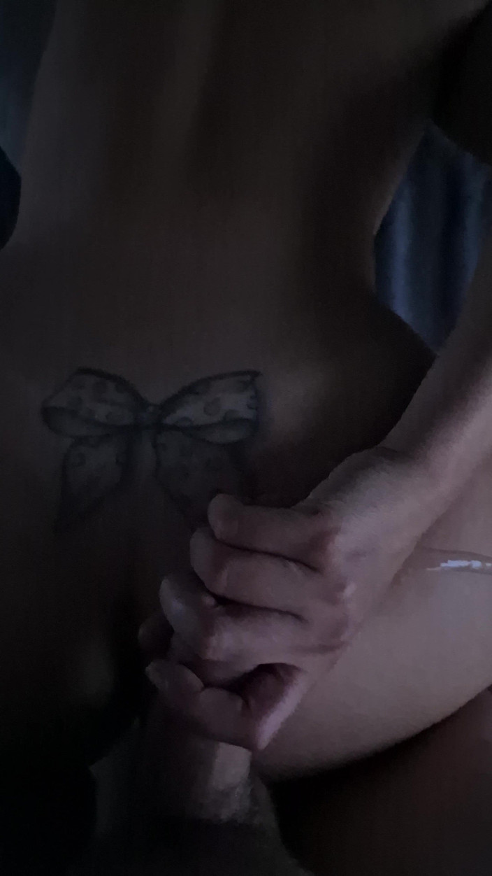 SFHarcerska: Вечерний трах с горячей девушкой с татуировками и камшотом на задницу