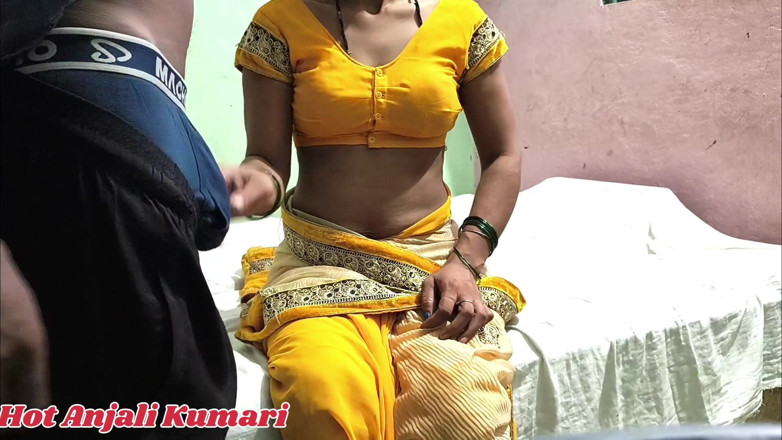 Anjali bhojpuri Babe: Güzel Anjali yenge üvey erkek kardeşiyle yatağında yüksek sesle çığlık atarken amını...