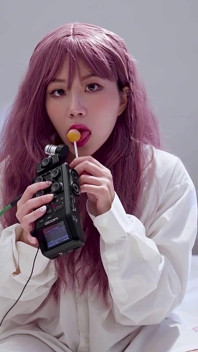Webcam girl Juijui from Taiwan does some fun asmr shows naked