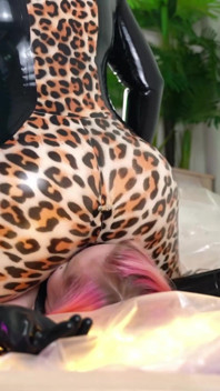 Kompilacja najgorętszych dziewczyn w lateksie - gumowy fetysz petting i sexy Kinky Pleasure (Arya Grander)