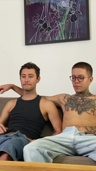 Harryjen homopaar kijkt naar homoporno en ruige neukpartij