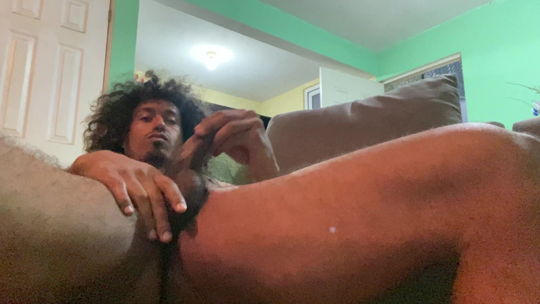 KING_TiBURON: Une bite bien dure cherche une chatte pour obtenir un...