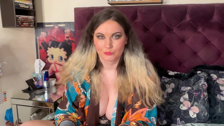 MissFFW: Kinky hora försöker sina nya glasögon redo för nördigt innehåll