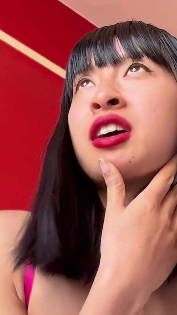 Felicity Azura: 얼굴 숭배