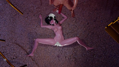 Velvixian: Yuko Fuyu scopa nel parco