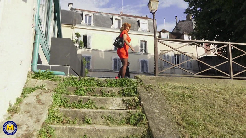 Mature NL: Sonia si tante semok perancis latina dientot habis-habisan sampai dicrot...