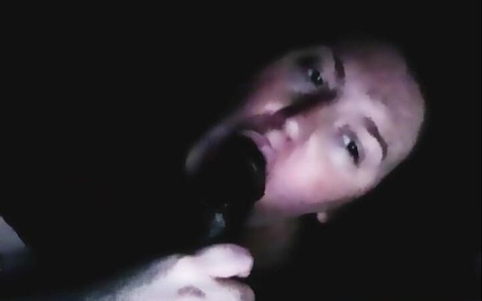 TrotzillaTheGod: Etli Samantha sakso çekmeyi sanat biçimi yapıyor