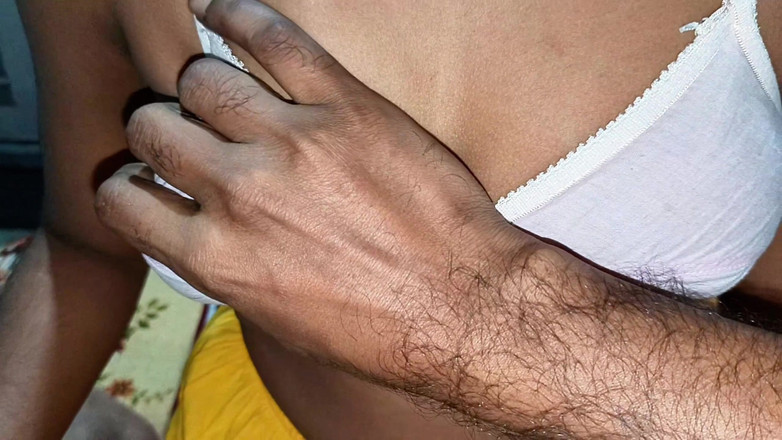 Bithi69gril: Nadržená vesnická holka šuká bláznivého šéfa kanceláře v hotelovém pokoji část 1