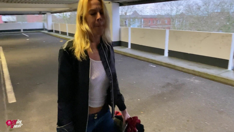 Miley Weasel: Cute Blonde Bitch Remote Controlled in Public!!