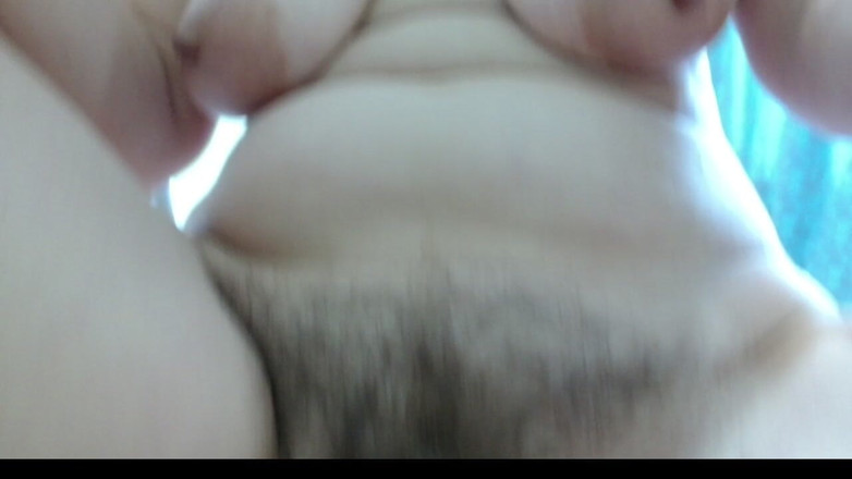 ANGELA_LADY: Shamelessly Beautiful MILF Sits Like a Bitch and Jerks Her...