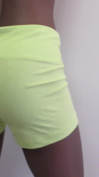 정자로 가득 차게 될 때까지 펌핑되는 아프리카 보지 구멍