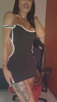 De Negro Sensual Y Provocativa