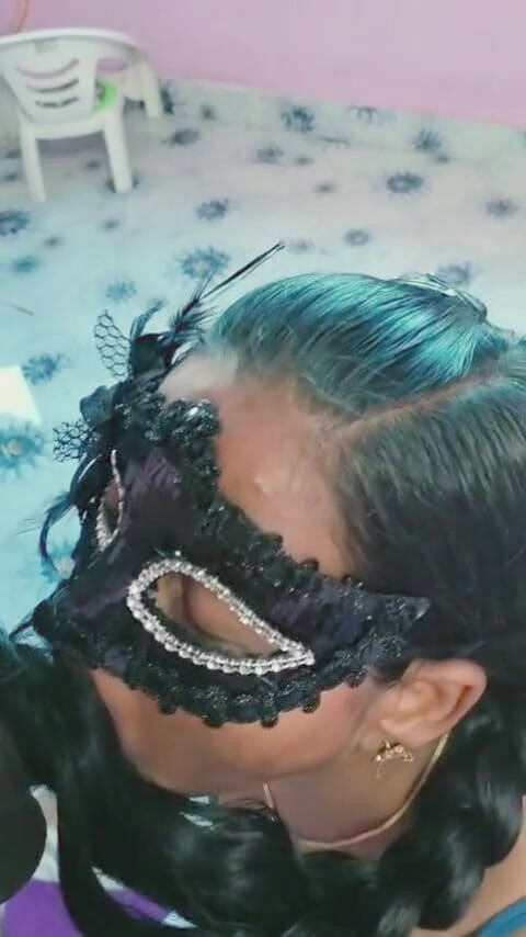 kaaiya: Tamil menina busca cabelo