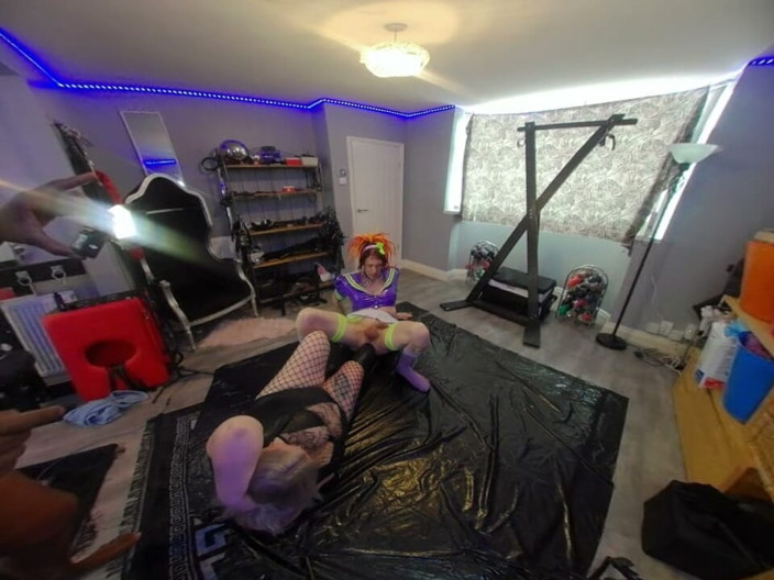 Perception of Depth - Jasmine_Dlight but VR: Jasmine_dlight &amp; peggy Deville - Pvc Futa Giantessa Slut con donnona padrona...