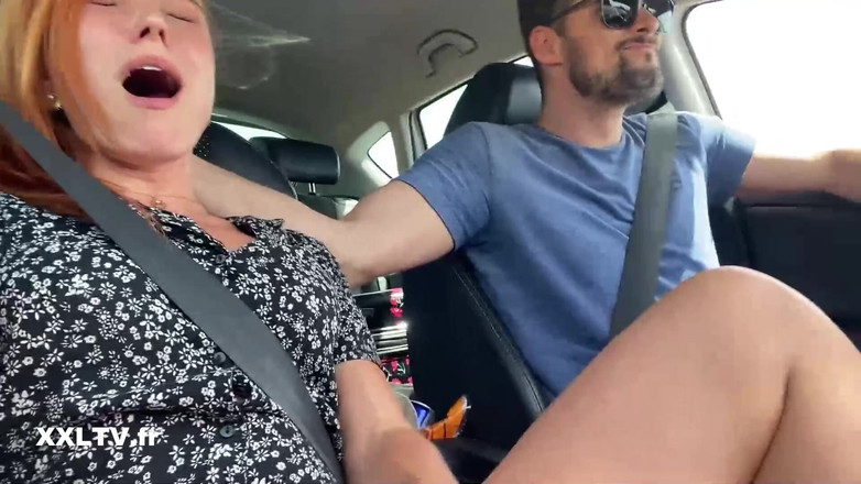 XXLTVFR: 차에서 자위하는 Clemence Audiard