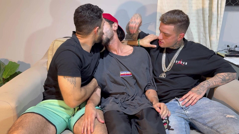 ErickDiaz: Se prostituer à la maison après une course