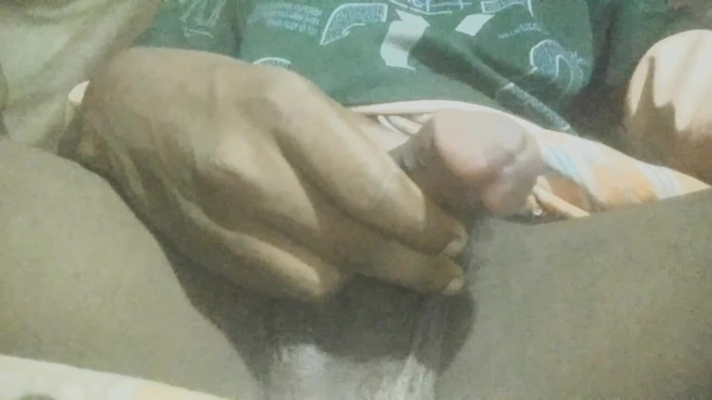Desiboy70: Masturbazione 2 video hindi desi da solo ragazzo a casa