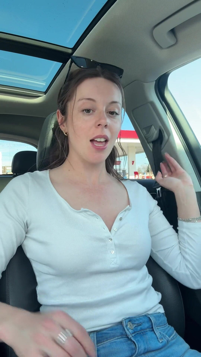 Nadia Foxx: Makin bejat di tempat cuci mobil