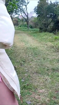 Wife Goes to the Park Without Panties to Show off!