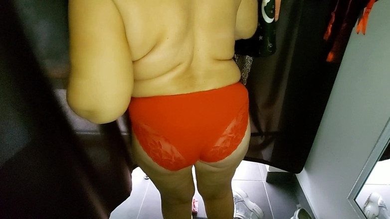 Sexi Ledy: คุณนายหุ่นอวบในห้องลองเสื้อผ้า