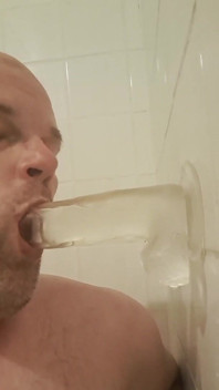 Nejdřív Trénink S Dildom Na Zadek, Pak Trénink S Dildom Pro Hrdlo Té Coury